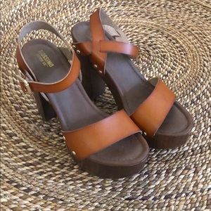 Mossimo wood heel Sandals